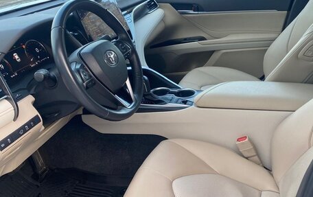 Toyota Camry, 2022 год, 3 800 000 рублей, 6 фотография