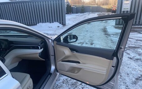 Toyota Camry, 2022 год, 3 800 000 рублей, 16 фотография