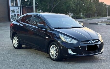 Hyundai Solaris II рестайлинг, 2011 год, 570 000 рублей, 2 фотография