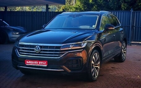 Volkswagen Touareg III, 2018 год, 4 990 000 рублей, 1 фотография