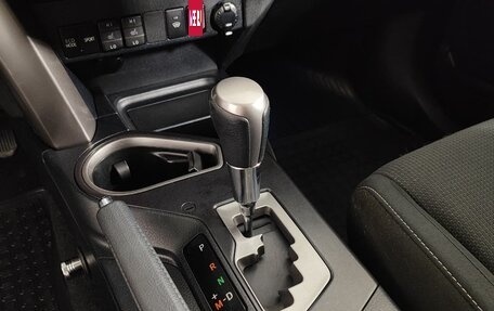 Toyota RAV4, 2019 год, 1 799 000 рублей, 22 фотография