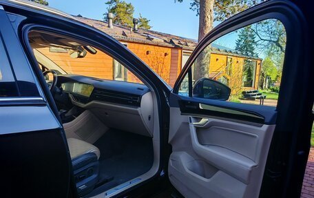 Volkswagen Touareg III, 2018 год, 4 990 000 рублей, 18 фотография