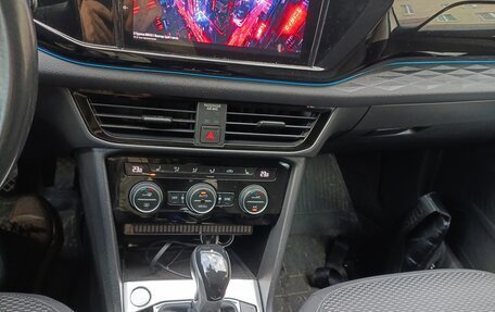 Volkswagen Taos, 2021 год, 2 900 000 рублей, 9 фотография