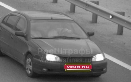 Toyota Avensis III рестайлинг, 2001 год, 330 000 рублей, 2 фотография