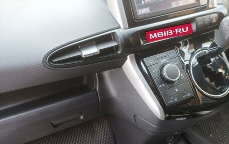 Toyota Wish II, 2012 год, 1 190 000 рублей, 17 фотография