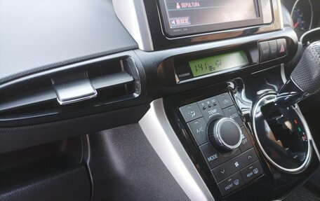 Toyota Wish II, 2012 год, 1 190 000 рублей, 26 фотография