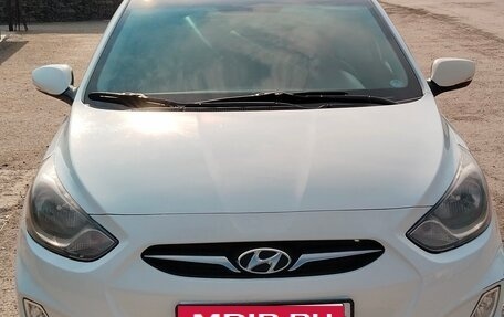 Hyundai Solaris II рестайлинг, 2012 год, 600 000 рублей, 1 фотография