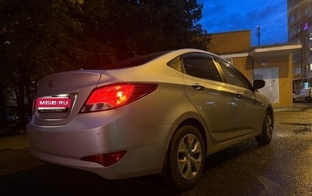 Hyundai Solaris II рестайлинг, 2016 год, 860 000 рублей, 2 фотография