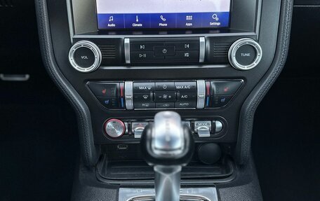 Ford Mustang VI рестайлинг, 2019 год, 2 900 000 рублей, 11 фотография