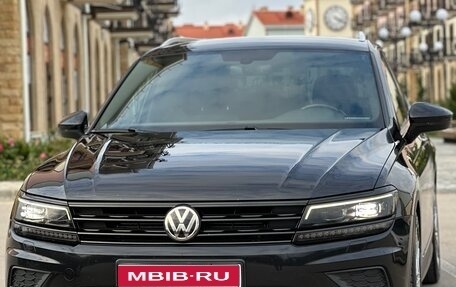 Volkswagen Tiguan II, 2017 год, 2 400 000 рублей, 1 фотография
