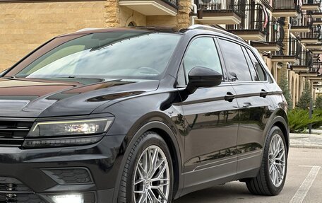 Volkswagen Tiguan II, 2017 год, 2 400 000 рублей, 2 фотография