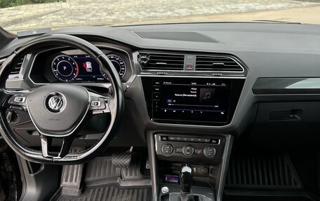 Volkswagen Tiguan II, 2017 год, 2 400 000 рублей, 18 фотография