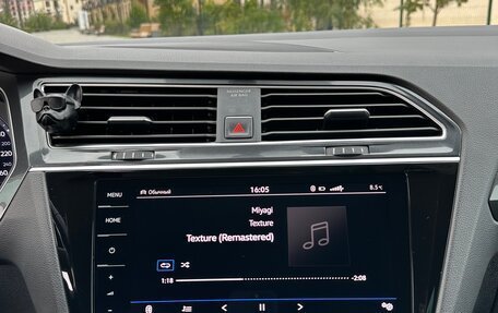 Volkswagen Tiguan II, 2017 год, 2 400 000 рублей, 13 фотография