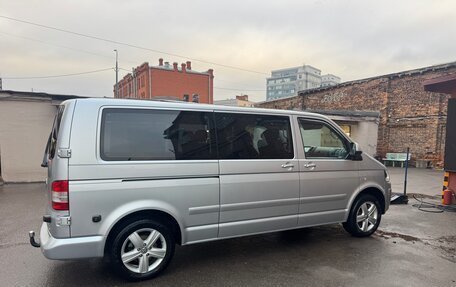 Volkswagen Caravelle T5, 2010 год, 2 500 000 рублей, 3 фотография