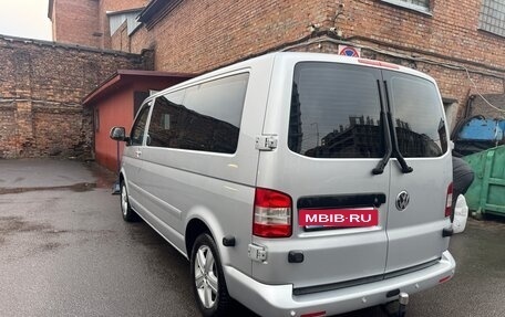 Volkswagen Caravelle T5, 2010 год, 2 500 000 рублей, 6 фотография