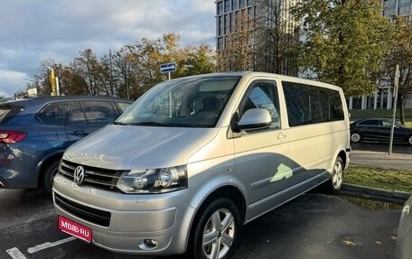 Volkswagen Caravelle T5, 2010 год, 2 500 000 рублей, 1 фотография