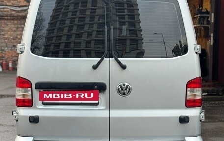 Volkswagen Caravelle T5, 2010 год, 2 500 000 рублей, 9 фотография