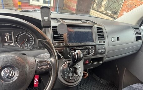 Volkswagen Caravelle T5, 2010 год, 2 500 000 рублей, 11 фотография