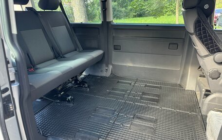 Volkswagen Caravelle T5, 2010 год, 2 500 000 рублей, 23 фотография