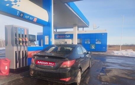 Hyundai Solaris II рестайлинг, 2016 год, 400 000 рублей, 3 фотография