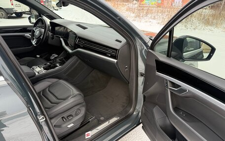 Volkswagen Touareg III, 2019 год, 4 800 000 рублей, 16 фотография