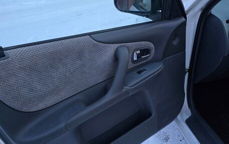 Mazda Familia, 2001 год, 230 000 рублей, 14 фотография