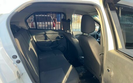 Renault Logan II, 2019 год, 559 000 рублей, 13 фотография