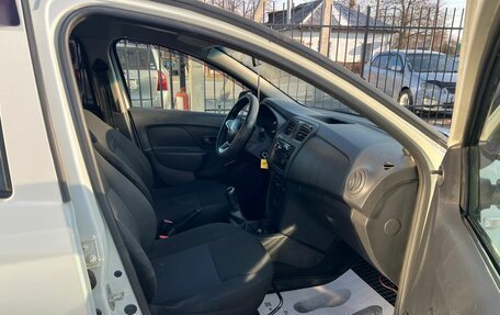 Renault Logan II, 2019 год, 559 000 рублей, 14 фотография