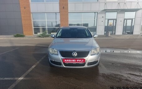 Volkswagen Passat B6, 2007 год, 689 000 рублей, 2 фотография