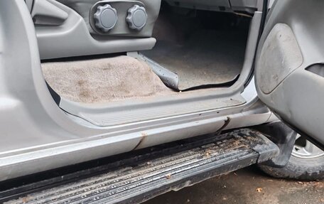 Toyota Land Cruiser 100 рестайлинг 2, 2006 год, 1 800 000 рублей, 8 фотография