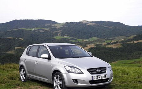 KIA cee'd I рестайлинг, 2009 год, 699 000 рублей, 1 фотография