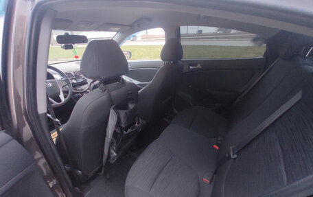 Hyundai Solaris II рестайлинг, 2015 год, 1 180 000 рублей, 8 фотография