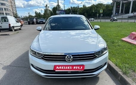 Volkswagen Passat B8 рестайлинг, 2018 год, 2 400 000 рублей, 2 фотография