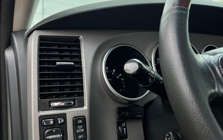 Toyota Sequoia II рестайлинг, 2012 год, 5 500 000 рублей, 17 фотография