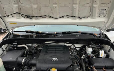 Toyota Sequoia II рестайлинг, 2012 год, 5 500 000 рублей, 33 фотография