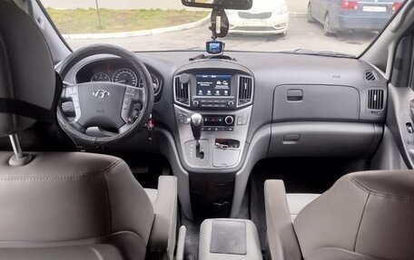 Hyundai Grand Starex Grand Starex I рестайлинг 2, 2019 год, 2 650 000 рублей, 13 фотография