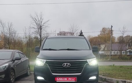 Hyundai Grand Starex Grand Starex I рестайлинг 2, 2019 год, 2 650 000 рублей, 8 фотография