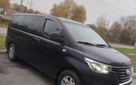 Hyundai Grand Starex Grand Starex I рестайлинг 2, 2019 год, 2 650 000 рублей, 12 фотография
