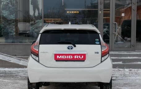 Toyota Aqua I, 2016 год, 1 200 000 рублей, 6 фотография