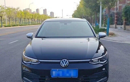 Volkswagen Golf VIII, 2022 год, 1 520 000 рублей, 2 фотография