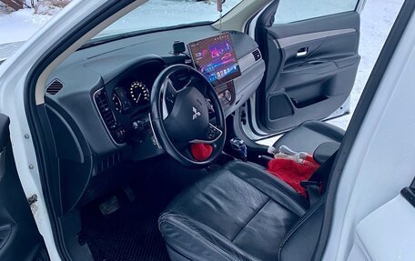 Mitsubishi Outlander III рестайлинг 3, 2012 год, 1 550 000 рублей, 6 фотография