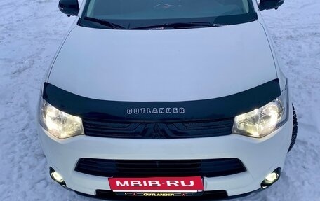 Mitsubishi Outlander III рестайлинг 3, 2012 год, 1 550 000 рублей, 2 фотография