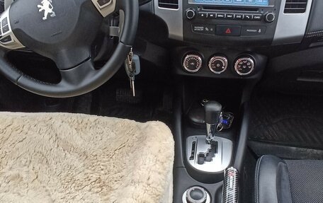 Peugeot 4007, 2009 год, 700 000 рублей, 9 фотография