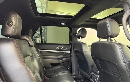 Ford Explorer VI, 2016 год, 2 650 000 рублей, 17 фотография