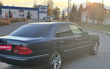 Mercedes-Benz E-Класс, 1998 год, 399 999 рублей, 4 фотография