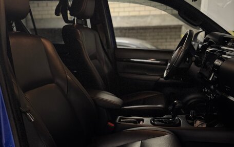 Toyota Hilux VIII, 2018 год, 6 500 000 рублей, 10 фотография