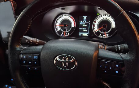 Toyota Hilux VIII, 2018 год, 6 500 000 рублей, 11 фотография