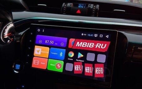 Toyota Hilux VIII, 2018 год, 6 500 000 рублей, 13 фотография