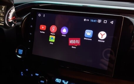 Toyota Hilux VIII, 2018 год, 6 500 000 рублей, 14 фотография