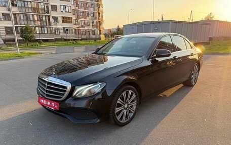 Mercedes-Benz E-Класс, 2017 год, 2 950 000 рублей, 4 фотография